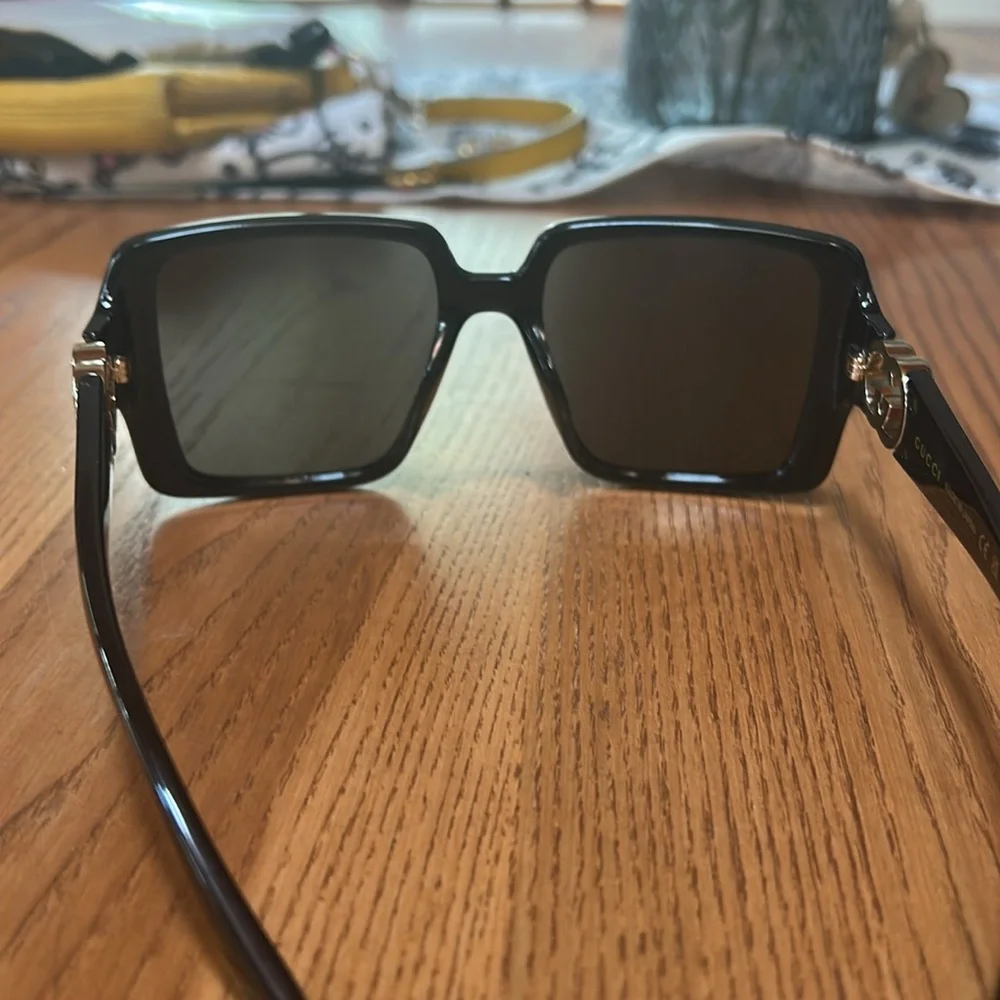 NEW Oversized Gucci Black Sunglasses - Picture 5 of 10